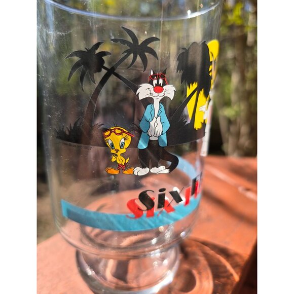 Vintage 1987 Warner Bros Six Flags Looney Tunes Glass Miami Vice 32 oz. - Picture 3 of 4
